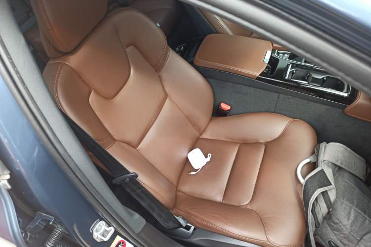 Used Volvo S60 New Energy 2021 T8 E-Drive Hybrid Four-Wheel Drive Smart Luxury Edition
