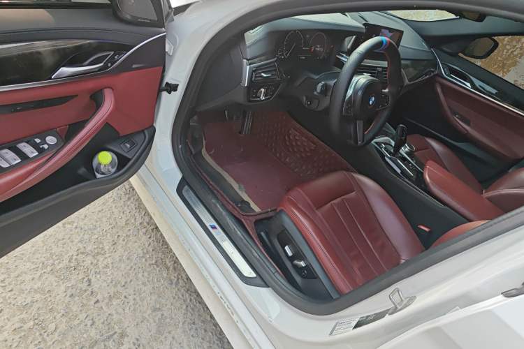 Used BMW 5 Series 2019 530Li Leading Model M Sport Package
