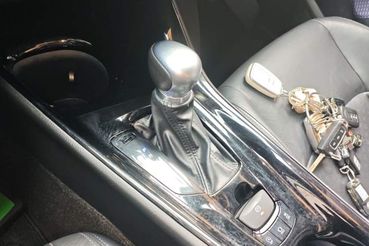 Used Toyota IZOA 2020 2.0L Yichi Version Gear Lever