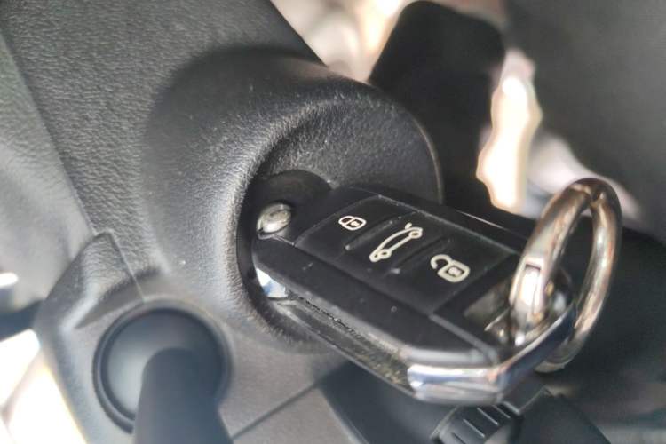 Used Peugeot 3008 2015 1.6THP Automatic Trend Edition
