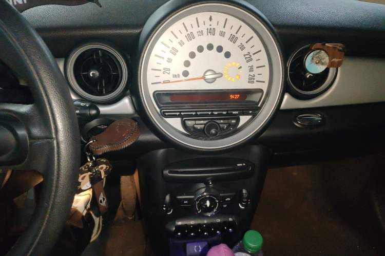 Used MINI 2011 1.6L ONE
