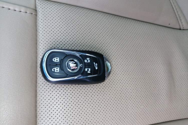 Used Buick GL8 2020 ES Land Cruiser 653T Luxury Model Interior 1