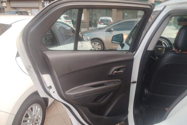 Used Chevrolet Trax 2016 1.4T Automatic Two-Wheel Drive Comfort Version with Sunroof