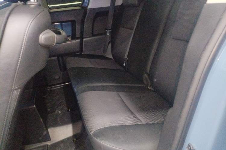 Used Toyota FJ Cruiser 2018 4.0 Automatic Middle East Left Rear Seat