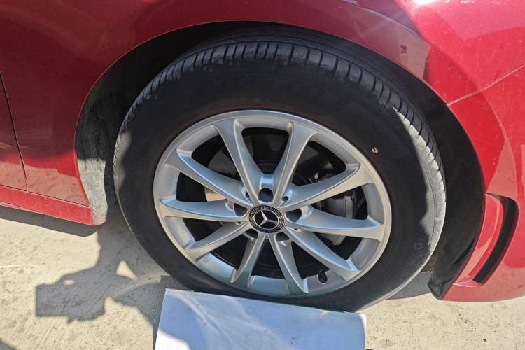 Used Mercedes-Benz A-Class 2020 Restyled A 200 L Sport Sedan Dynamic Version Right Front Wheel Hub
