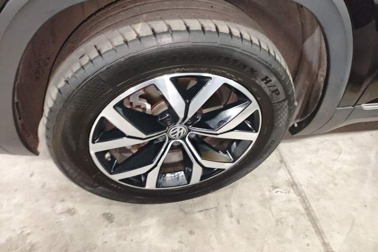 Used Volkswagen Teramont 2020 Revised Version 530 V6 Four-Wheel Drive Luxury Edition Exterior 4