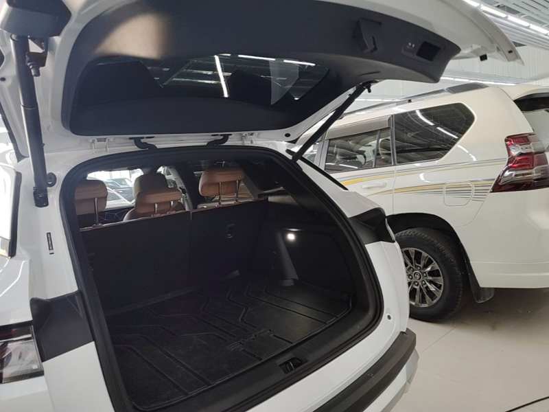 Used BYD Song L DM-i 2024 160 km Excellence Version — 18