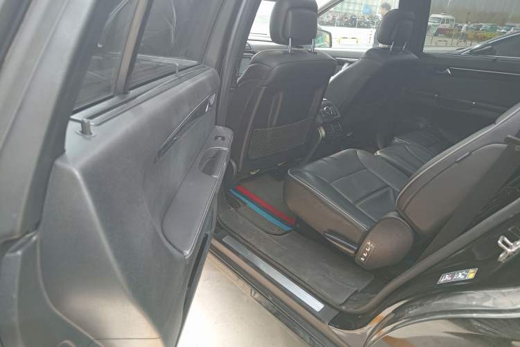 Used Mercedes-Benz R-Class 2017 R 320 4MATIC Business Edition Prestige Model
