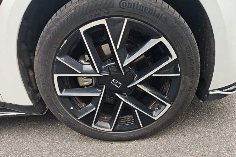 Used Avatr 06 2025 Max All-Electric Version Right Front Wheel Hub