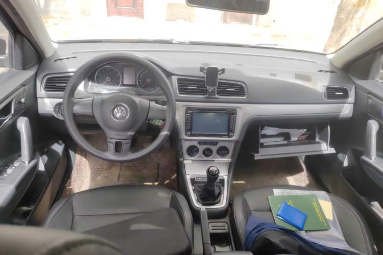 Used Volkswagen Lavida 2013 Restyled Classic 1.6L Manual Comfort Edition
