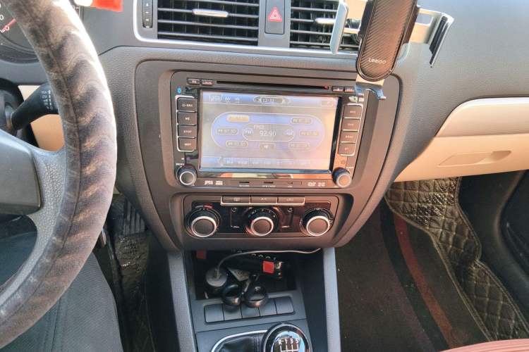 Used Volkswagen Sagitar 2012 1.6L Manual Comfort Model
