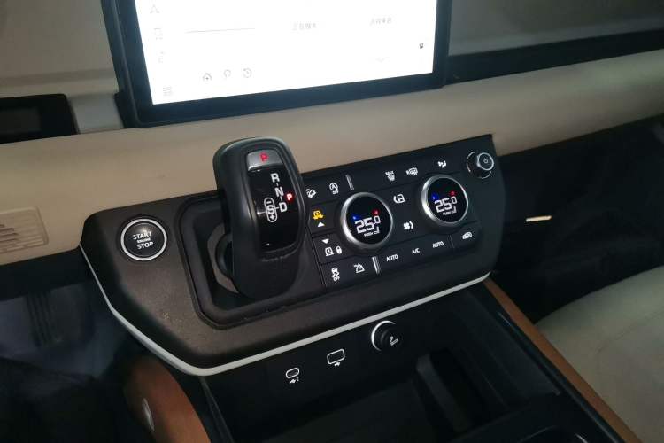 Used Land Rover Defender 2020 110 P400 SE
