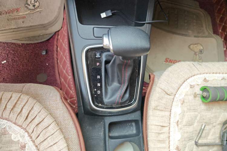 Used Kia KX Cross 2019 1.6L Automatic Dynamic Sunroof Version China VI Gear Lever