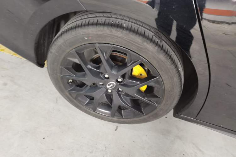 Used GAC Trumpchi EMPOW 2021 270T DCT J16 Version Right Rear Wheel Hub