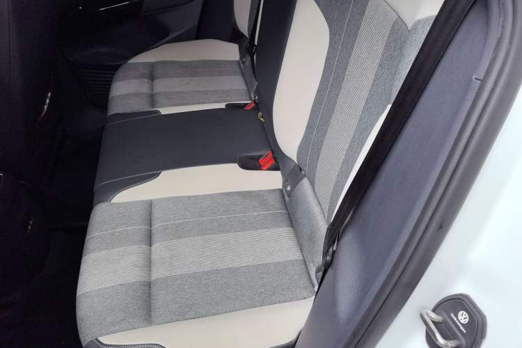 Used Volkswagen ID.4 CROZZ 2021 Long-Range Lite PRO Two-Wheel Drive Version Left Rear Seat