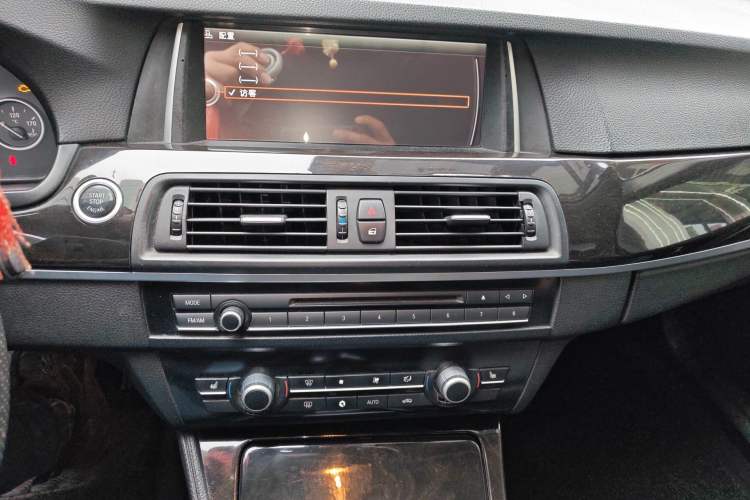 Used BMW 5 Series 2012 523Li Leading Model Audio And AC Panel