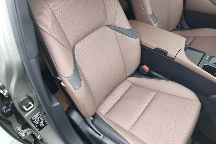 Used Lexus ES 2022 300h Excellence Edition
