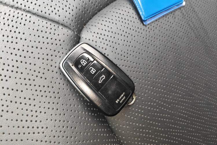 Used Toyota Avalon 2022 Dual-Engine 2.5L Luxury Edition Vehicle Key