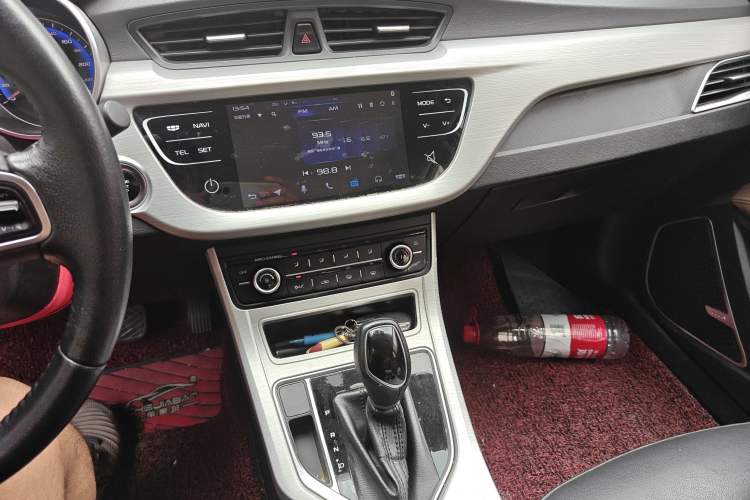 Used Geely Auto Vision 2018 1.5L Automatic Happiness Edition Audio And AC Panel