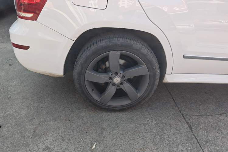 Used Mercedes-Benz GLK-Class 2013 GLK 300 4MATIC Dynamic Sunroof Model
