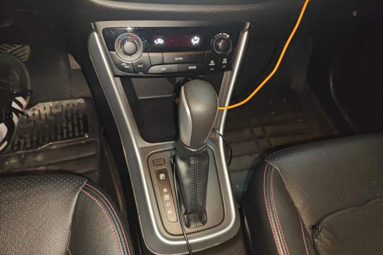 Used Suzuki S-Cross 2014 1.6L CVT Two-Wheel Drive Elite Version
