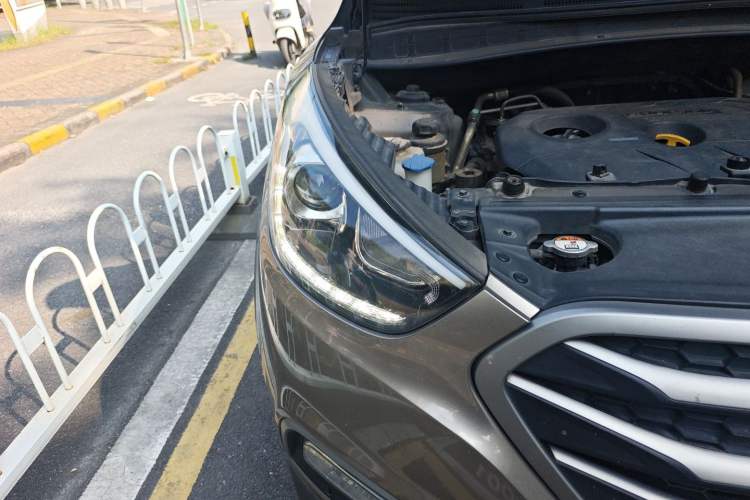 Used Hyundai ix35 2013 2.0L Automatic Two-Wheel Drive Smart GLS China IV Standard