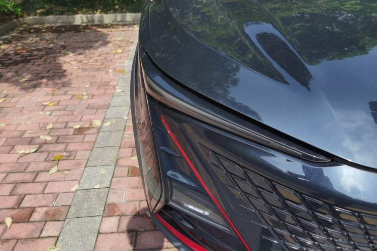 Used CHANGAN UNI-T 2020 1.5T Prestige Version Right Front Headlight