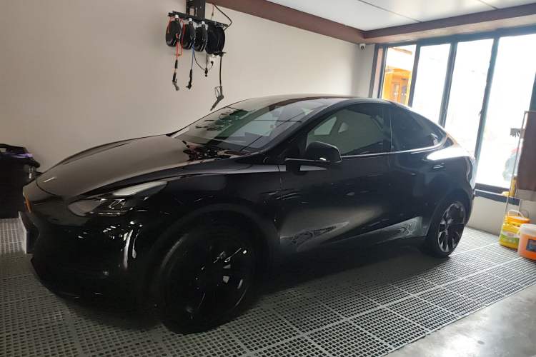 Used Tesla Model Y 2021 Long-Range All-Wheel-Drive Version