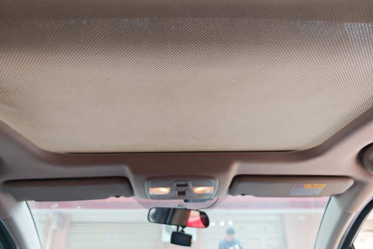 Used Suzuki S-Cross 2014 1.6L CVT Two-Wheel Drive Elite Version Headliner