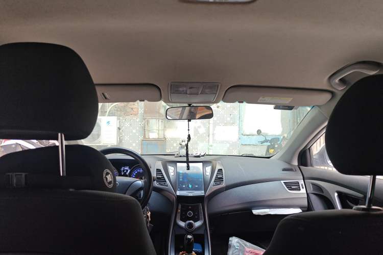 Used Hyundai Elantra (5th Generation / Langdong) 2016 1.6L Automatic Smart Version
