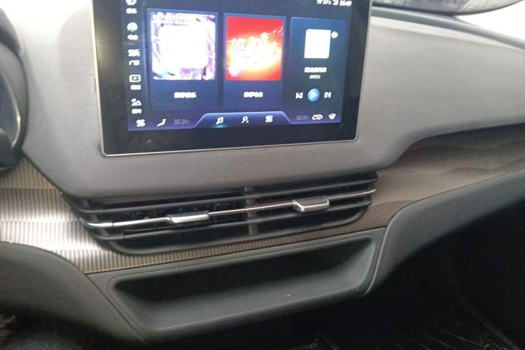 Used Hongqi E-QM5 2021 Charging T3 Version 5 Seats
