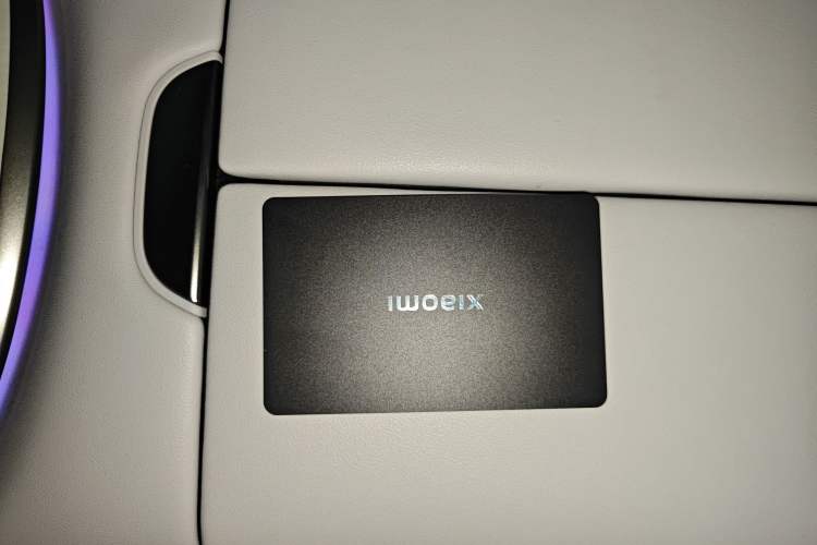 Used Xiaomi Auto SU7 2024 Four-Wheel Drive Ultra-Long Range Advanced Intelligent Driving Max Edition
