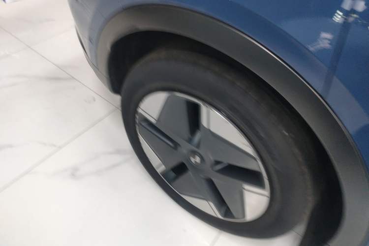 Used ONVO L60 2024 60 kWh Rear-Drive Version