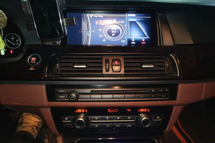 Used BMW 5 Series 2014 525Li Leading Model