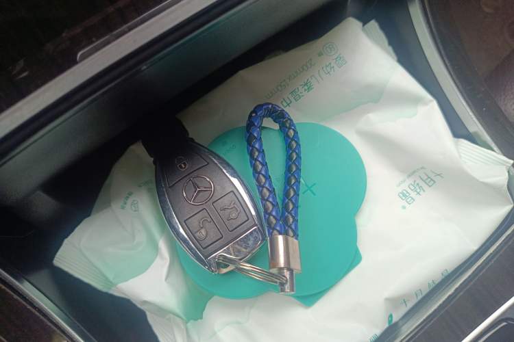 Used Mercedes-Benz GLC 2017 GLC 260 4MATIC Luxury Model Vehicle Key