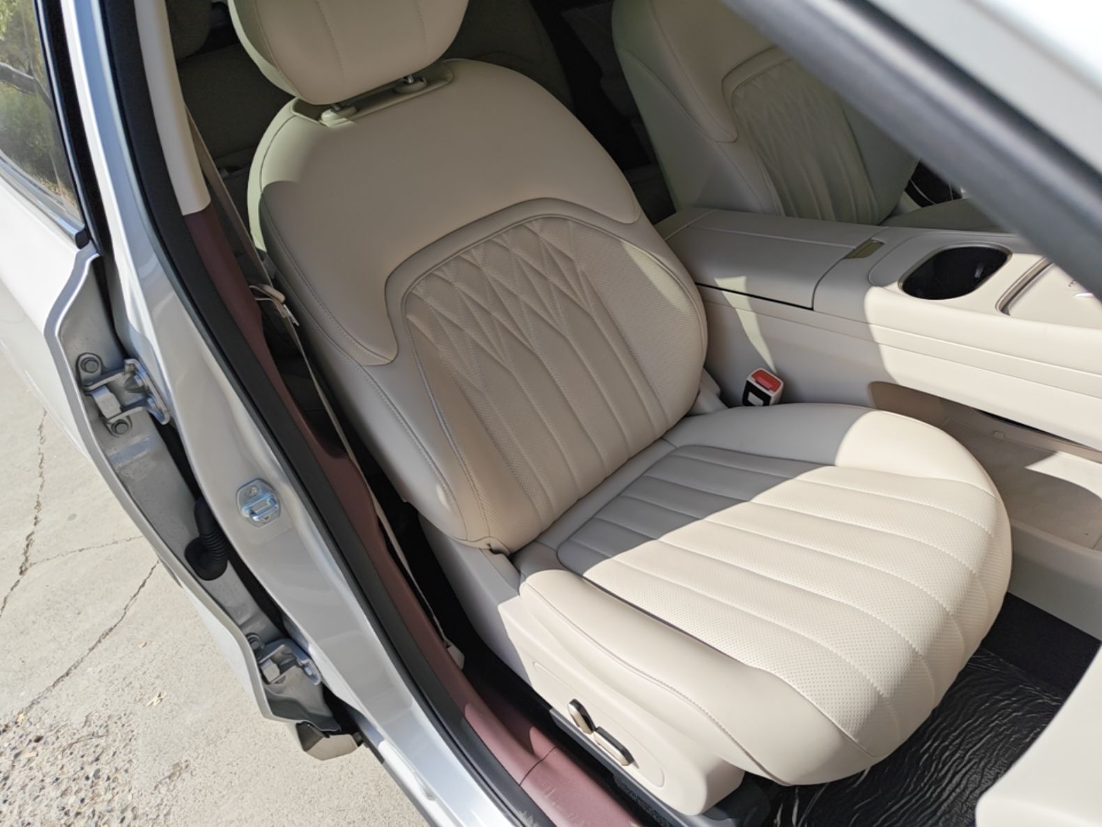 Dongfeng Aeolus L8 2025 Model 185KM Dream Edition — снимка 19