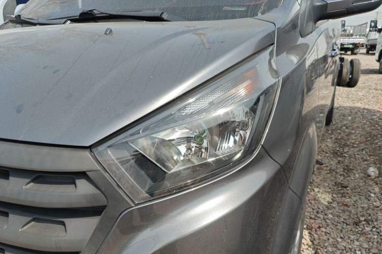 Used Jinbei Gold Hiace 2023 1.5L Passenger Vehicle Engineering Lion 5/6/7 Seater Left Front Headlight