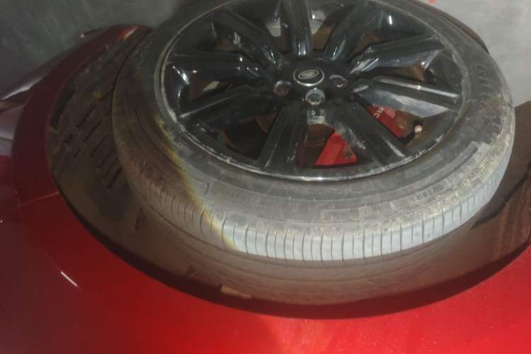 Used Land Rover Range Sport 2020 3.0 L6 HST Right Front Wheel Hub