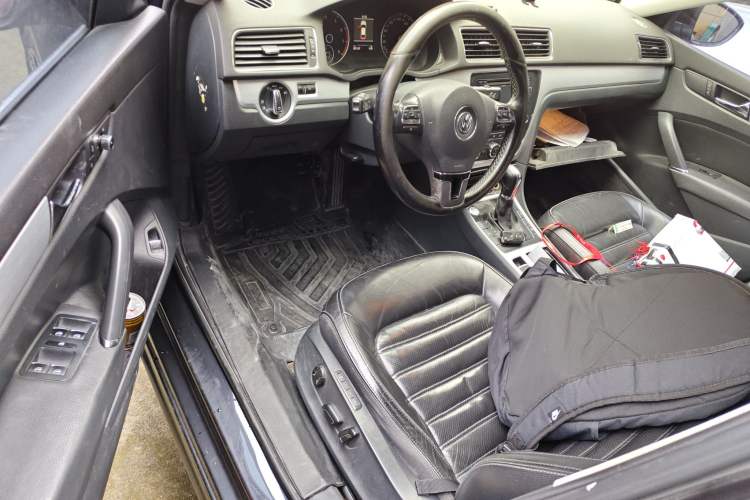 Used Volkswagen Passat 2015 1.8TSI DSG Prestige Edition Driver Seat