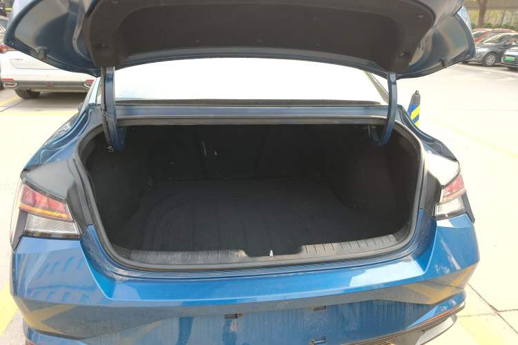 Used Hyundai Elantra 2021 1.5L CVT LUX Prestige Edition