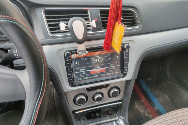 Used Volkswagen Gran Lavida 2013 1.6L Manual Comfort Model
