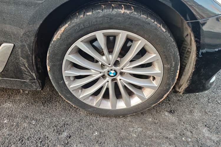 Used BMW 5 Series 2018 525Li Luxury Package Right Front Wheel Hub