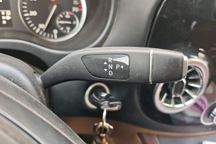 Used Mercedes-Benz Vito 2018 2.0T Business Version China VI Emission Standard