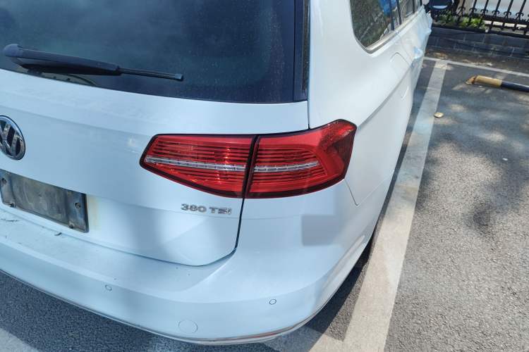 Used Volkswagen Variant 2017 380TSI Two-Wheel Drive Comfort Edition
