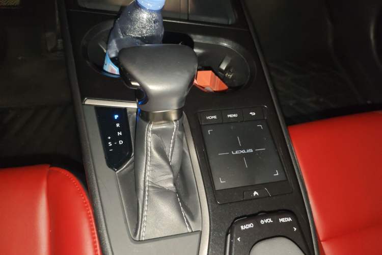 Used Lexus UX 2019 260h Explore-Cool Edition China V Standard Gear Lever