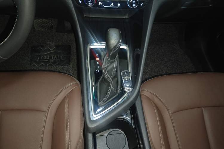 Used Buick GL6 2019 18T 6-Seater Connected Luxury Version China VI Standard
