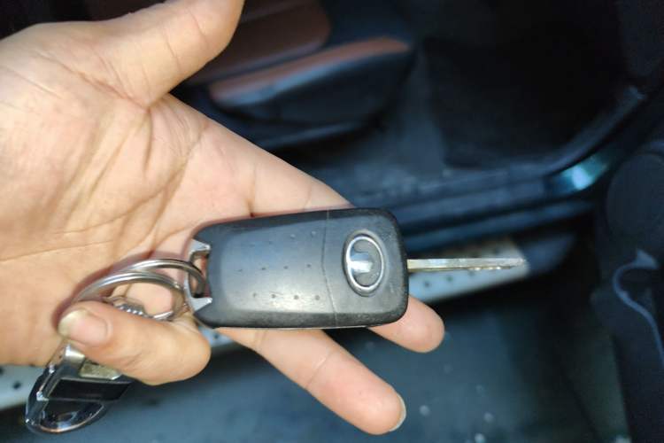 Used Great Wall Wingle 5 2013 2.8T European Version Two-Wheel Drive Elite Version Big Double-Cab GW2.8TC Vehicle Key