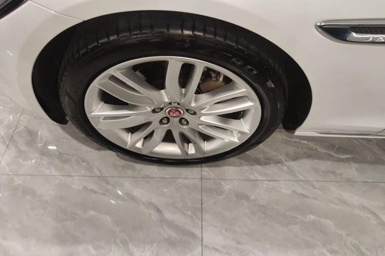 Used Jaguar XFL 2020 XFL 2.0T P250 Four-Wheel Drive Luxury Edition Exterior 4