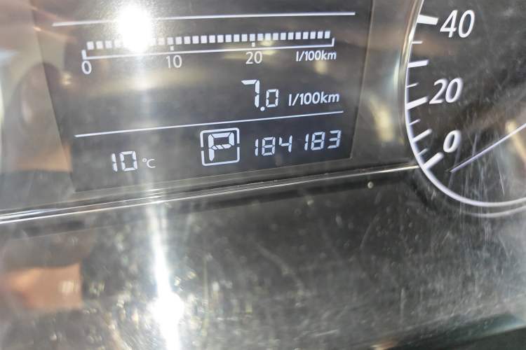 Used Nissan Tiida 2011 1.6L CVT Smart Version Odometer Close Up