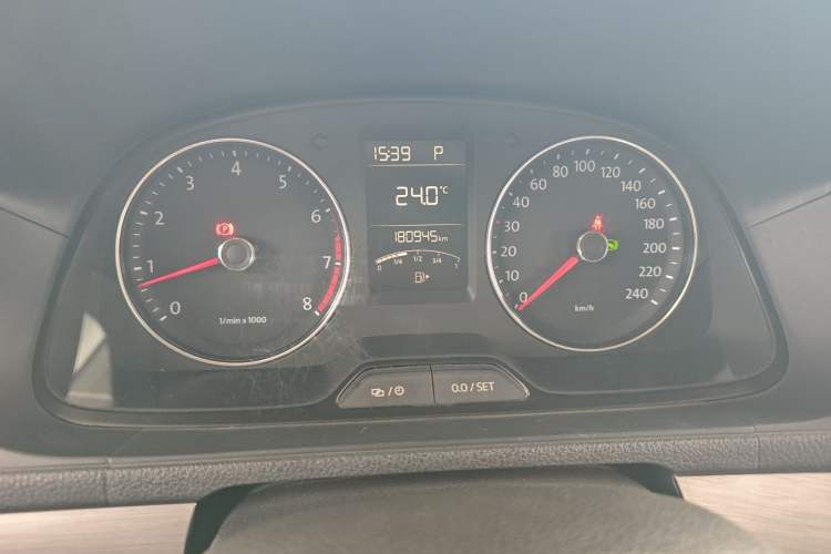 Used Volkswagen Lavida 2013 Revised Version 1.4 TSI DSG Comfort Edition Odometer Close Up